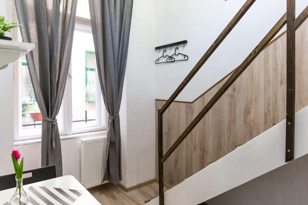 Central Budget Lofts Budapeste Exterior foto
