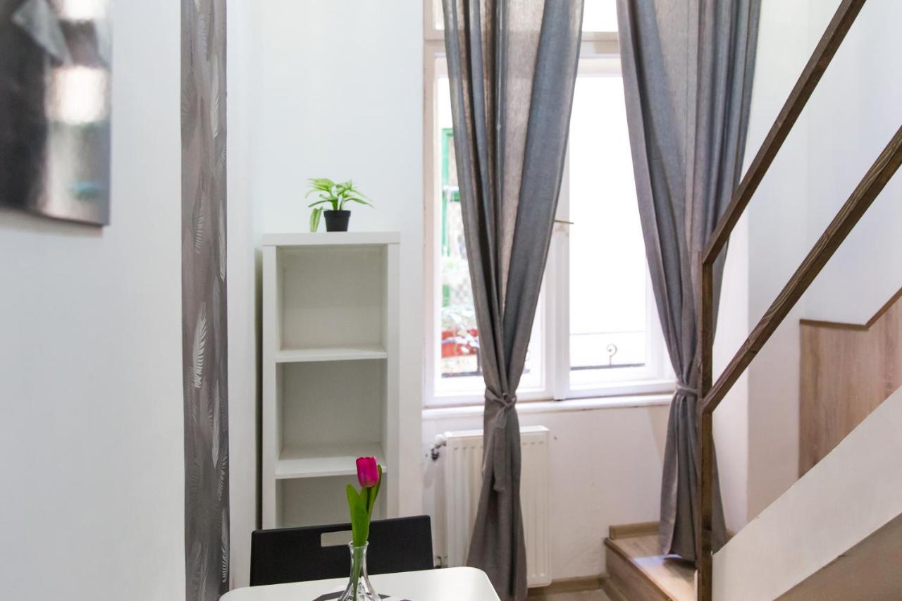 Central Budget Lofts Budapeste Exterior foto
